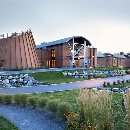 Hotel-Musee Premieres Nations Wendake Exterior photo