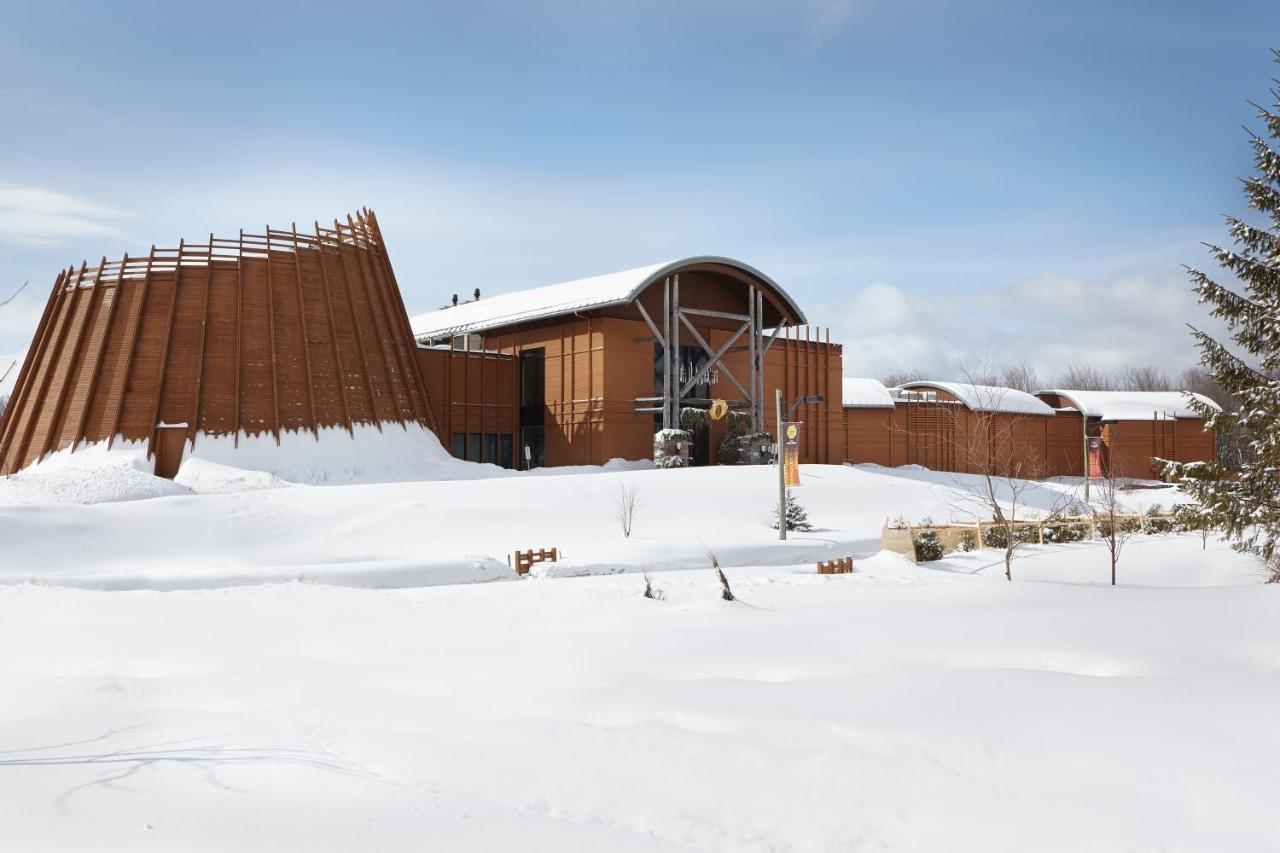 Hotel-Musee Premieres Nations Wendake Exterior photo